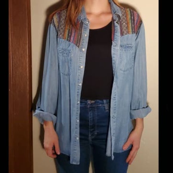 Funky chambray button down/ lightweight "shacket" - Picture 1 of 8